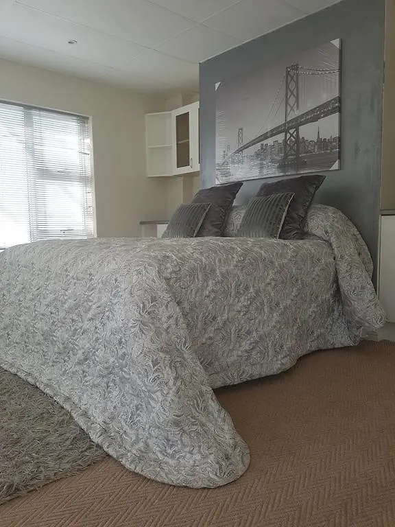 The White House Apartment Port Elizabeth 0*,  South Africa